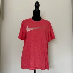 Nike Dri-Fit Men’s Training Performance Tee size Medium